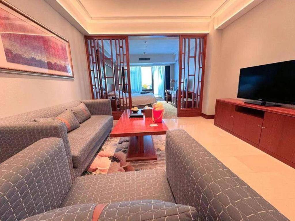 Yantai Golden Gulf Hotel Exterior photo