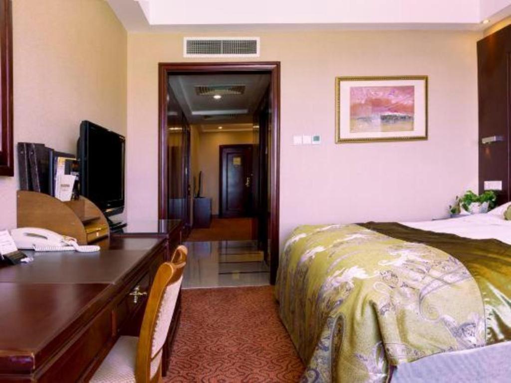 Yantai Golden Gulf Hotel Exterior photo