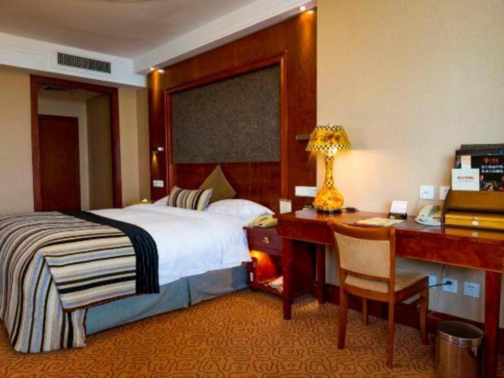 Yantai Golden Gulf Hotel Exterior photo