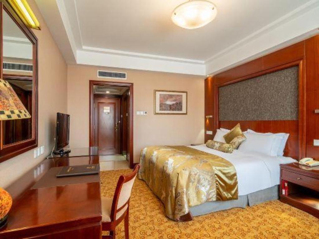 Yantai Golden Gulf Hotel Exterior photo