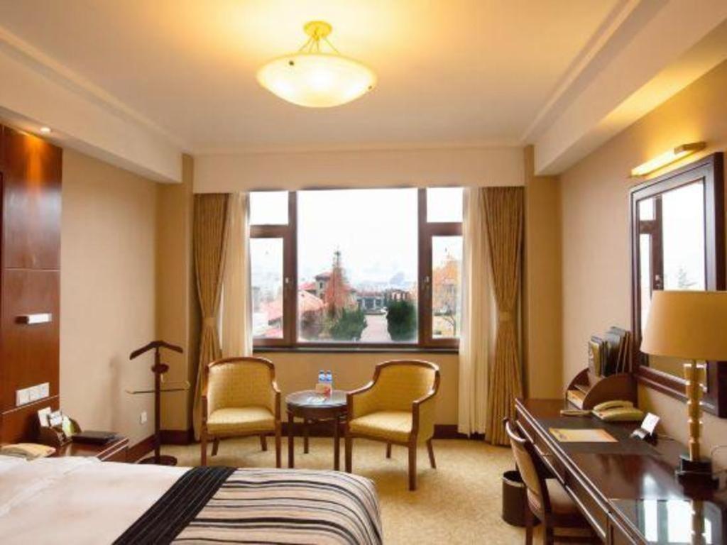 Yantai Golden Gulf Hotel Exterior photo