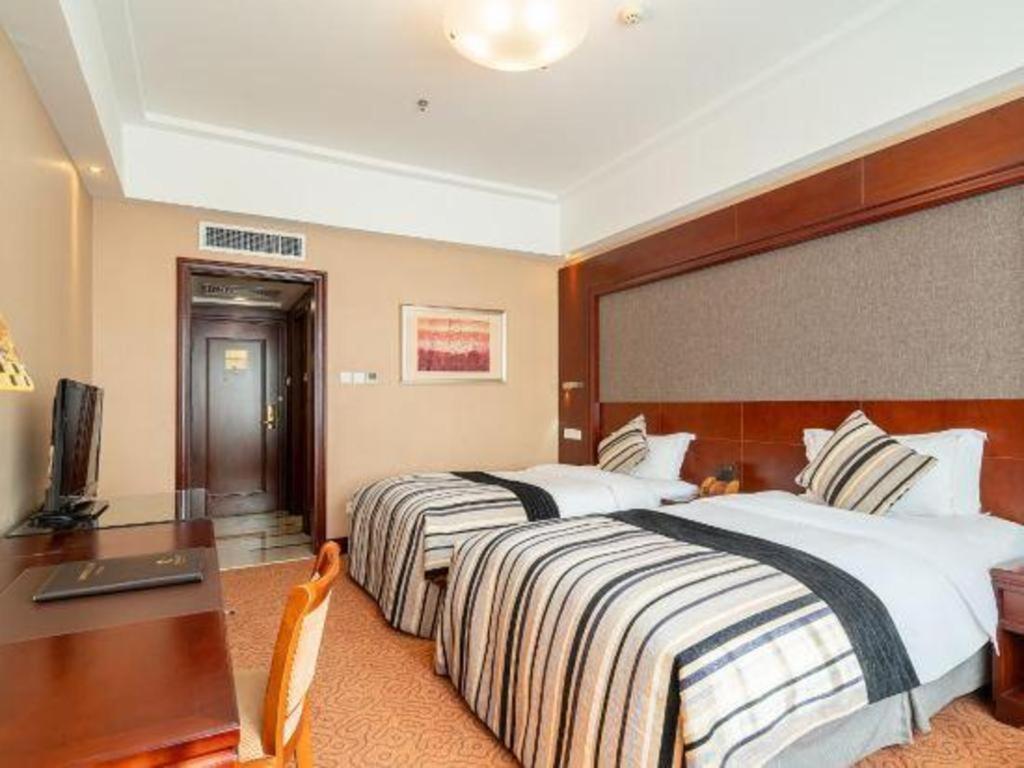 Yantai Golden Gulf Hotel Exterior photo