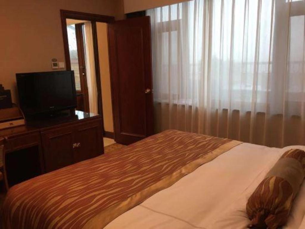 Yantai Golden Gulf Hotel Exterior photo