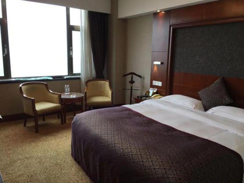 Yantai Golden Gulf Hotel Exterior photo