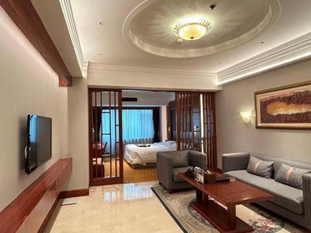 Yantai Golden Gulf Hotel Exterior photo